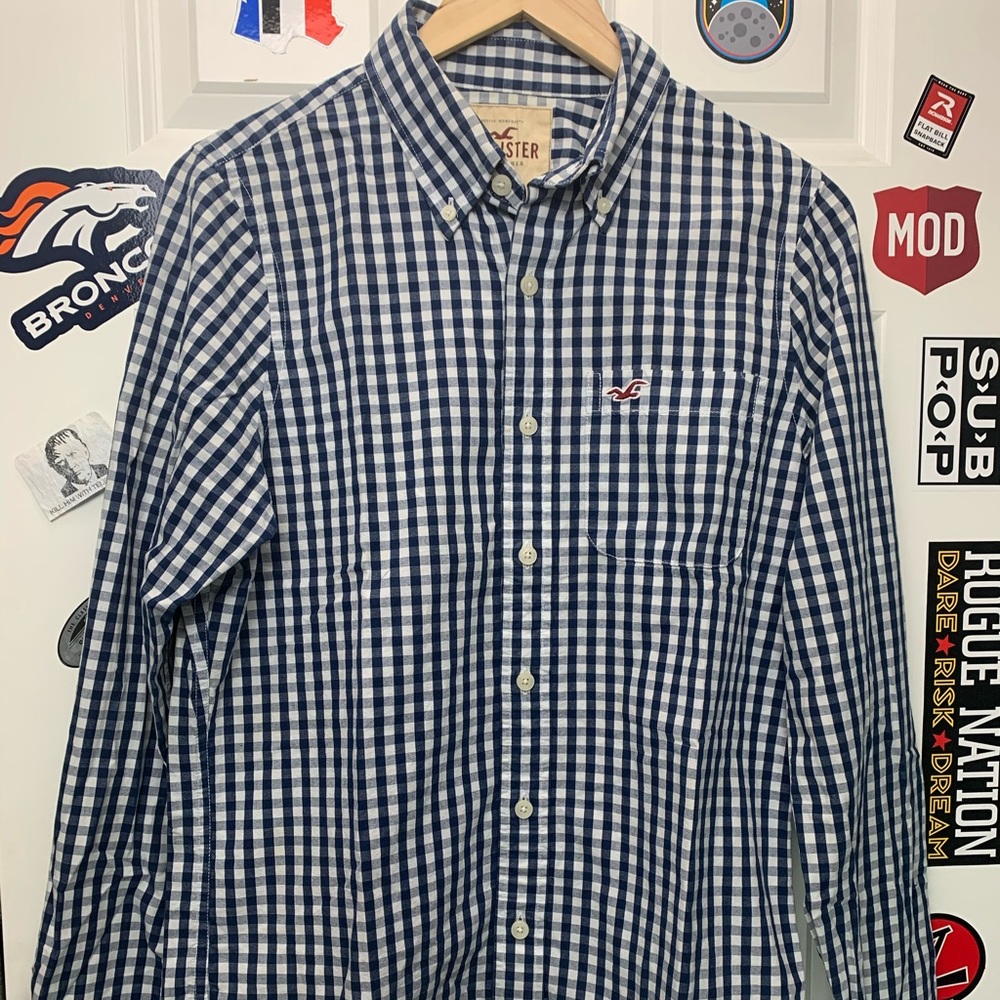 Hollister long sleeve button up shirt